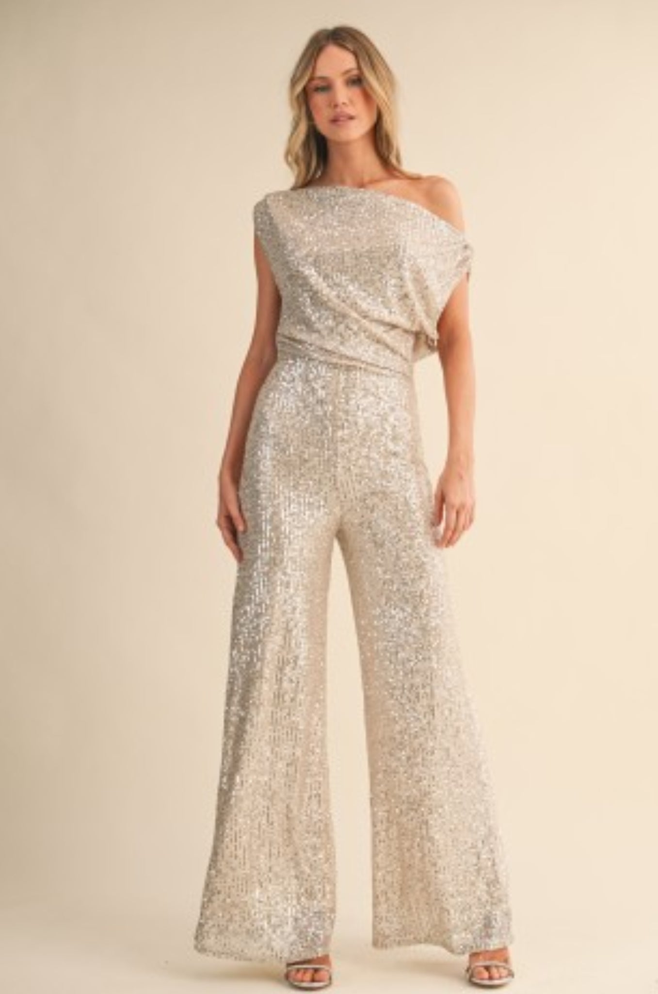 Jumpsuit de pierna ancha con lentejuelas y hombros descubiertos image 0