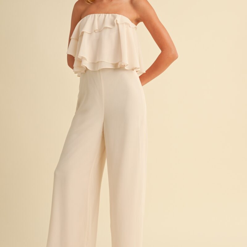 Jumpsuit strapless de chifón con volantes